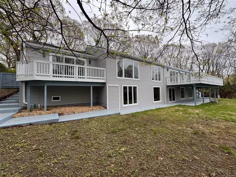 21 Lodge Ln, Port Jefferson, NY 11777