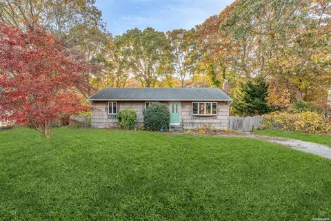 12 Propose Rd, Shirley, NY 11967