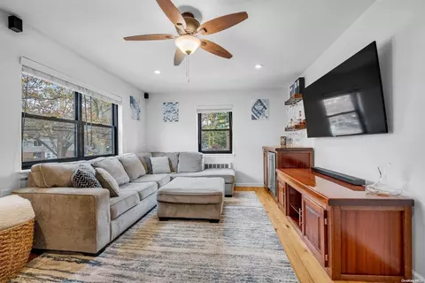 220-40 73 Ave #B, Oakland Gardens, NY 11364