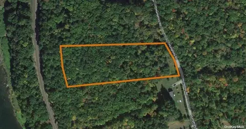 34 Humphrey Rd, Tusten, NY 12764