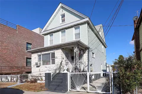 218-15 134th Rd, New York, NY 11413