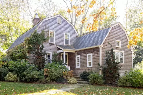 650 Old Harbor Rd, Southold, NY 11971
