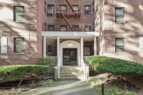 83-75 118th St #4L, New York, NY 11415