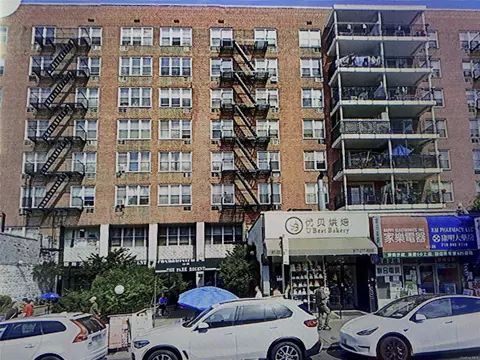 41-25 Kissena Blvd #2S, Flushing, NY 11355