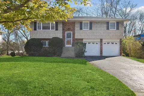 9 North Ave, Smithtown, NY 11787