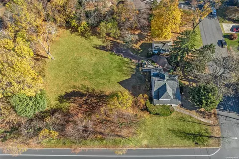 22 Broadway, Greenlawn, NY 11740