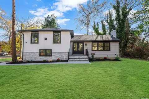 1 Newbury Pl, Huntington, NY 11743