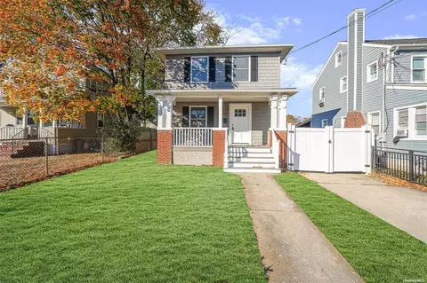 95 E Roosevelt Ave, Roosevelt, NY 11575