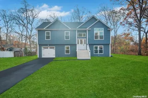 64 Carlton Dr E, Shirley, NY 11967