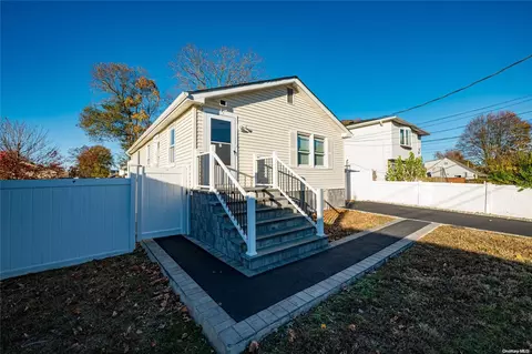 89 Jamaica Ave, Wyandanch, NY 11798