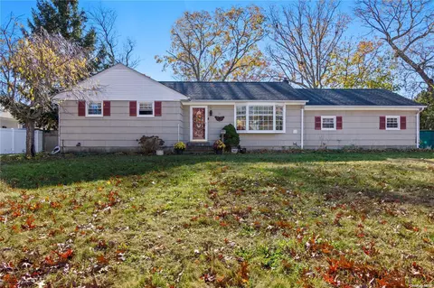 16 Carlson Rd, Lake Ronkonkoma, NY 11779
