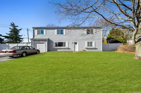 8 Lucille Dr, Centereach, NY 11720