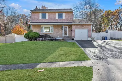 58 Rensselaer Dr, Commack, NY 11725
