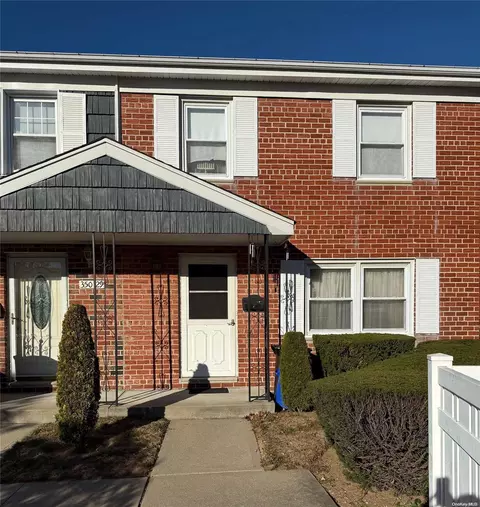 350 N Corona Ave #30, Valley Stream, NY 11580