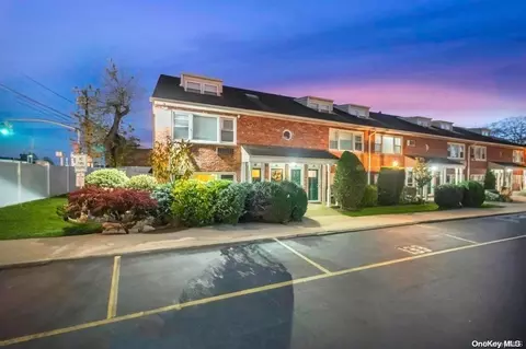1600 Grand Ave #D1, Baldwin, NY 11510
