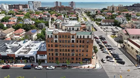 310 Riverside Blvd #5B, Long Beach, NY 11561