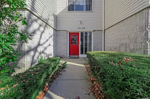 40 Richmond Blvd #2B, Ronkonkoma, NY 11779