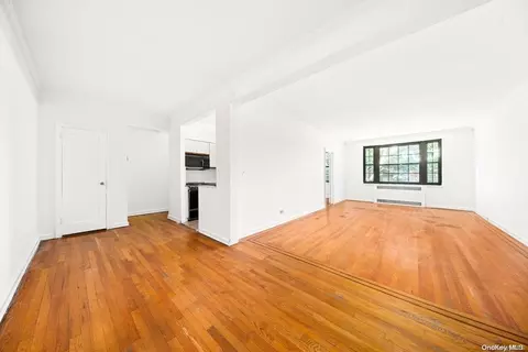 94-11 69th Ave #307, New York, NY 11375