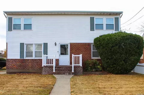 67 Lawrence St, Uniondale, NY 11553