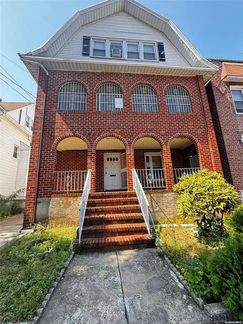 56-52 136 St, New York, NY 11355