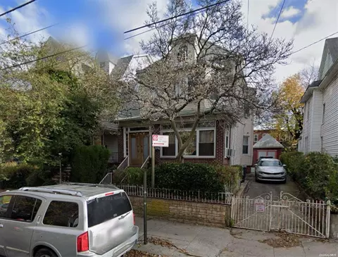 563 E 32nd St, Brooklyn, NY 11210
