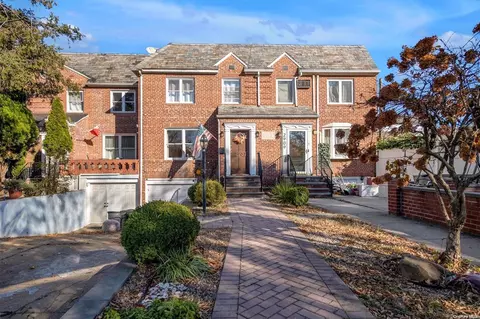 29-07 Utopia Pkwy, New York, NY 11358