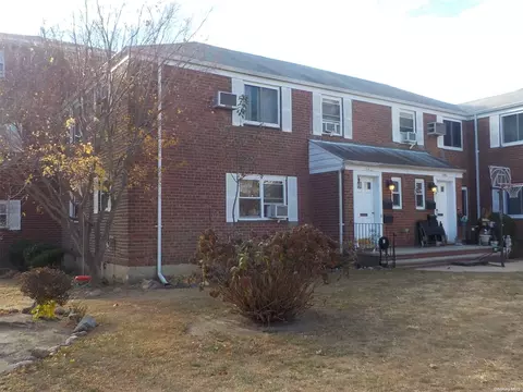 75-38 255th St #B-1, Glen Oaks, NY 11004