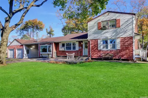 27 Eastern Ave, Brentwood, NY 11717