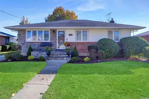 1848 Albermarle Ave, East Meadow, NY 11554