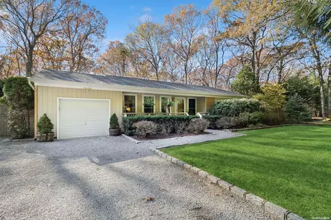 24 Fort Pond Blvd, East Hampton, NY 11937