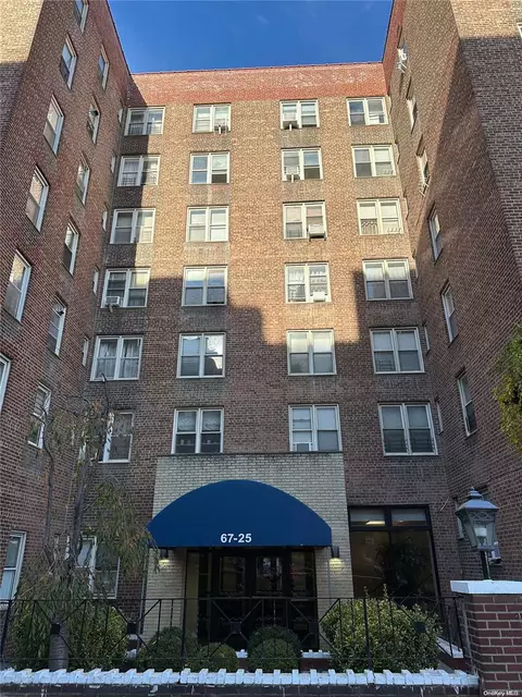 67-25 Dartmouth St #3N, New York, NY 11375