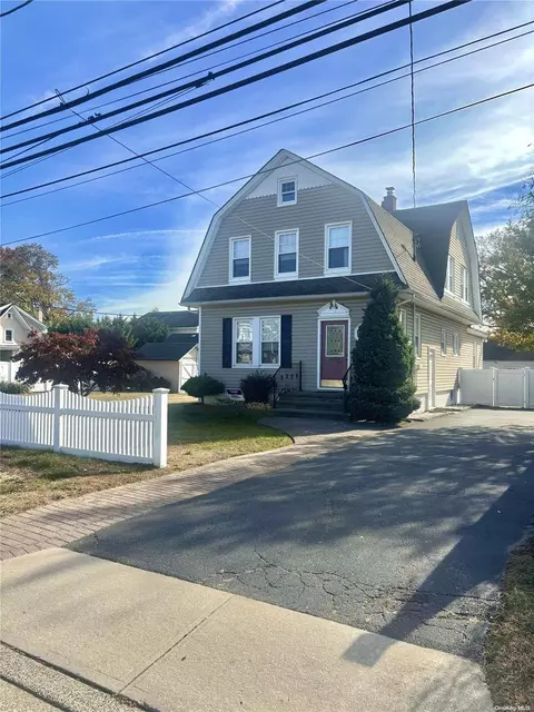 91 Healy Ave, Inwood, NY 11096