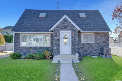67 Evans Ave, Oceanside, NY 11572