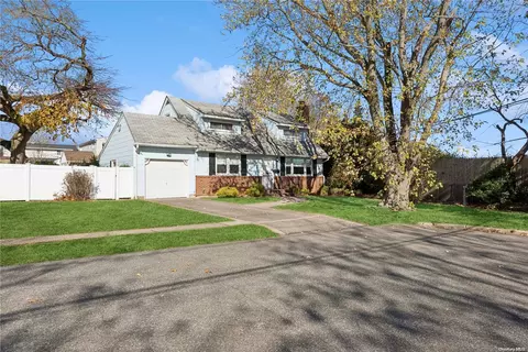183 Liberty Ave, North Babylon, NY 11703