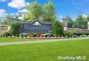 9201 Beech Tree Ln #201, Plainview, NY 11803