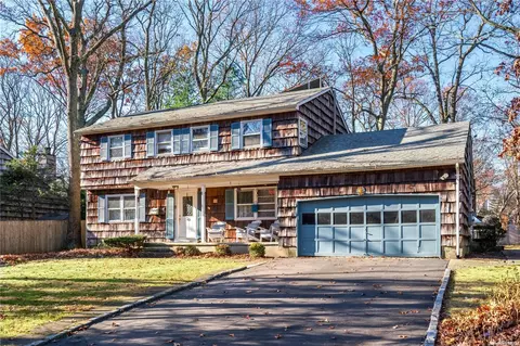 7 Oleander Dr, Northport, NY 11768