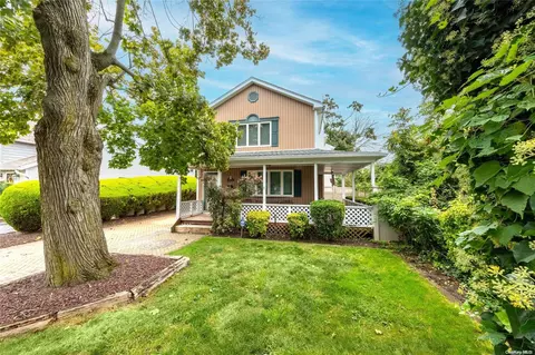 2777 Park Ave, Baldwin, NY 11510