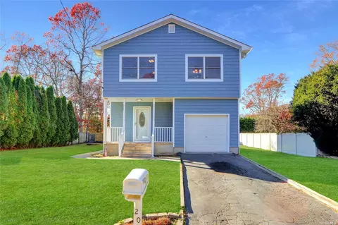 20 Memorial Blvd, East Moriches, NY 11940