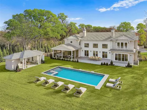 14 Pen Craig Rd, Quogue, NY 11959