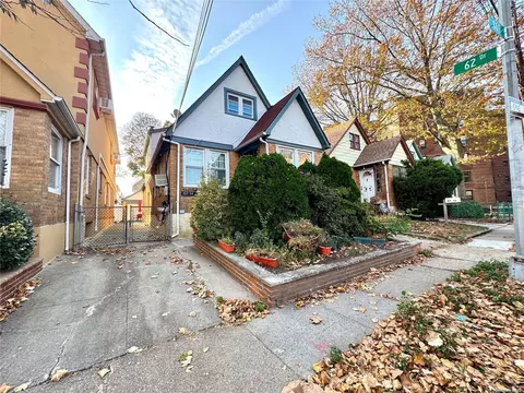 62-54 84th Pl, New York, NY 11379