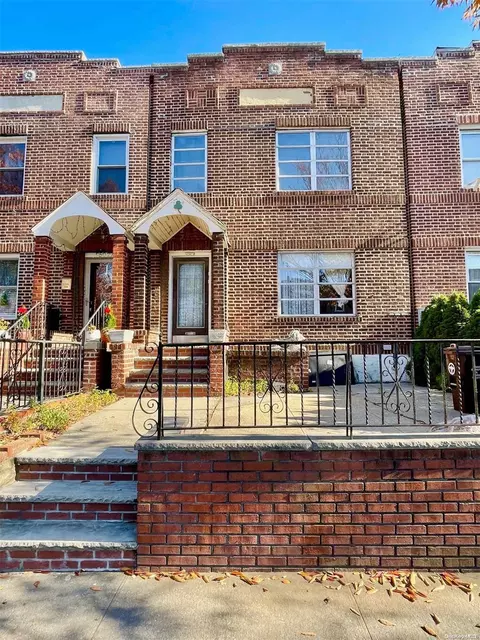 50-29 48th St, Woodside, NY 11377