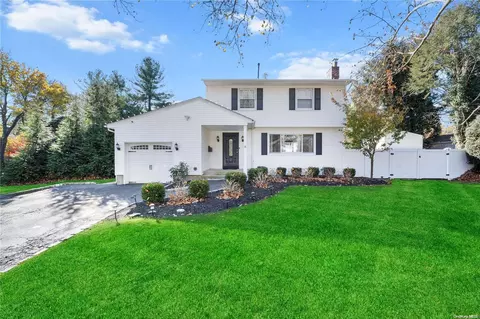 18 Linford Ln, Melville, NY 11747