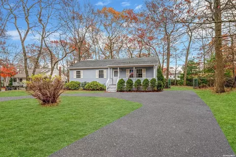 36 Moriches Middle Island Rd, Shirley, NY 11967