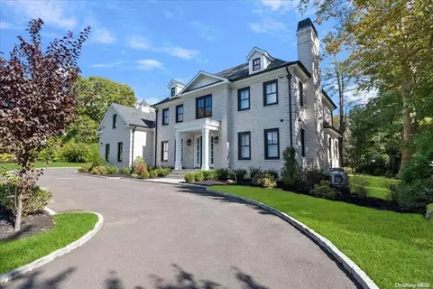 79 Farmview Rd, North Hempstead, NY 11050