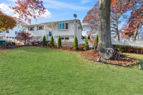 1400 Boston Ave, Bay Shore, NY 11706