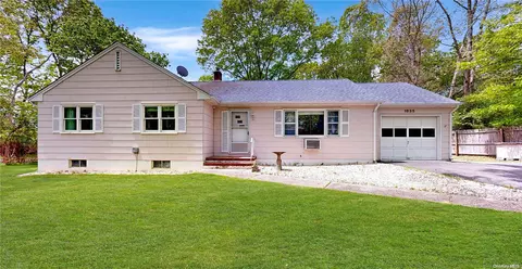 1635 Sagg Rd, Sag Harbor, NY 11963