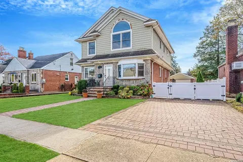 1646 Broadway, North Hempstead, NY 11040