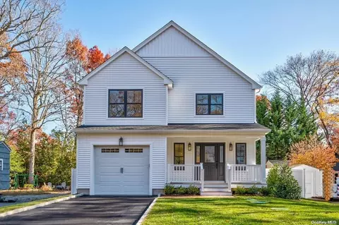 26 Shady Ln, Huntington, NY 11743
