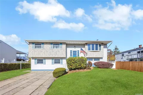 71 Colorado Ave, Bay Shore, NY 11706