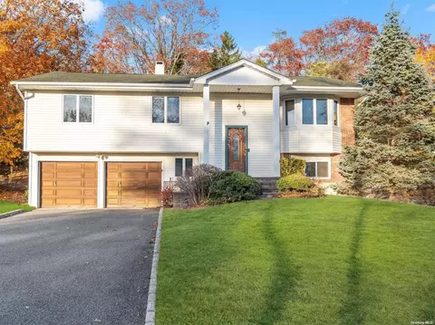 81 Ridge Rd, Smithtown, NY 11787
